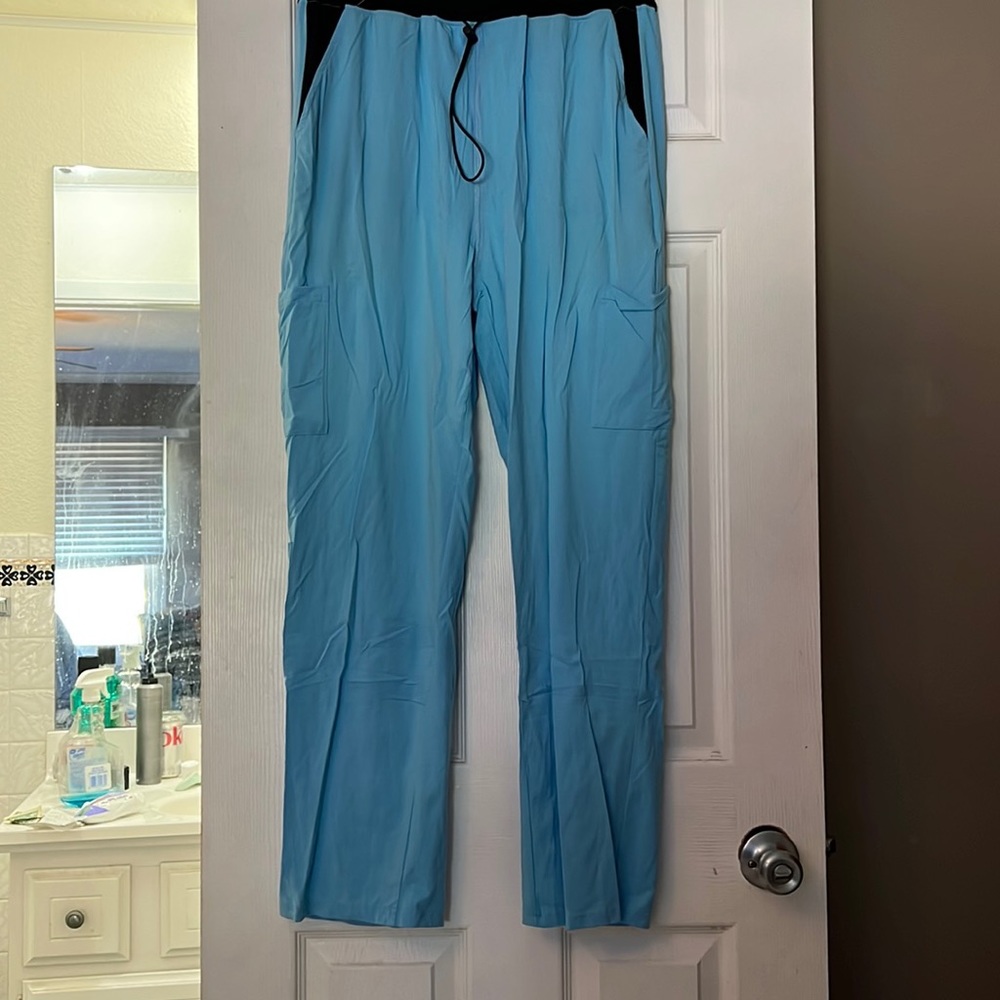 new with out tags blue size medium men’s scrub pants and shirt